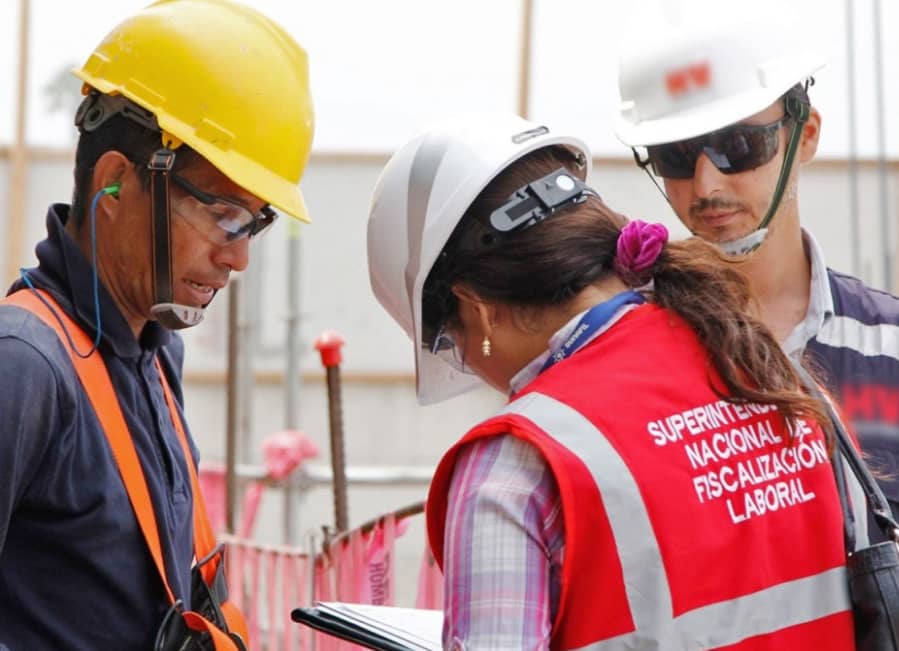 ASESORÍA EN SEGURIDAD Y SALUD EN EL TRABAJObrbr